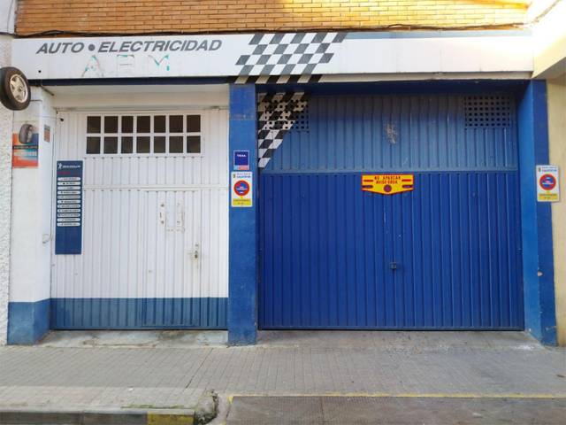 Local comercial en Venta en Calle Cipriano Aguilar, 1 en Estación - San Antonio