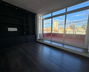 Living room of Attic to rent in  Madrid Capital  with Air Conditioner, Heating and Parquet flooring