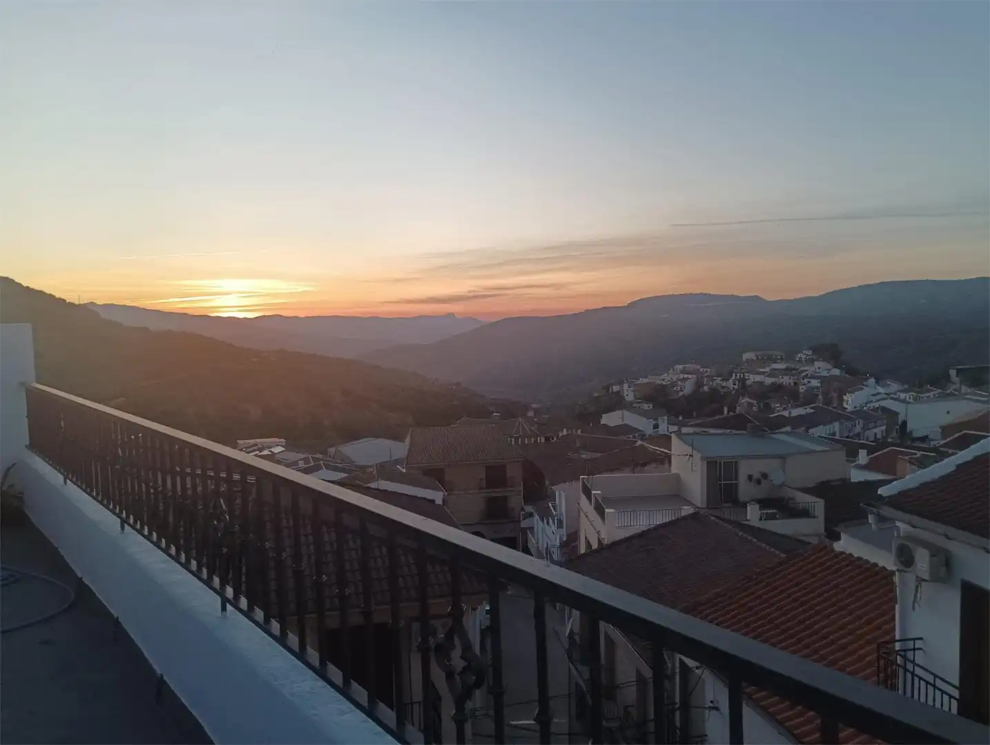Vista exterior de Casa adosada en venta en Zagra con Aire acondicionado, Calefacción y Parquet