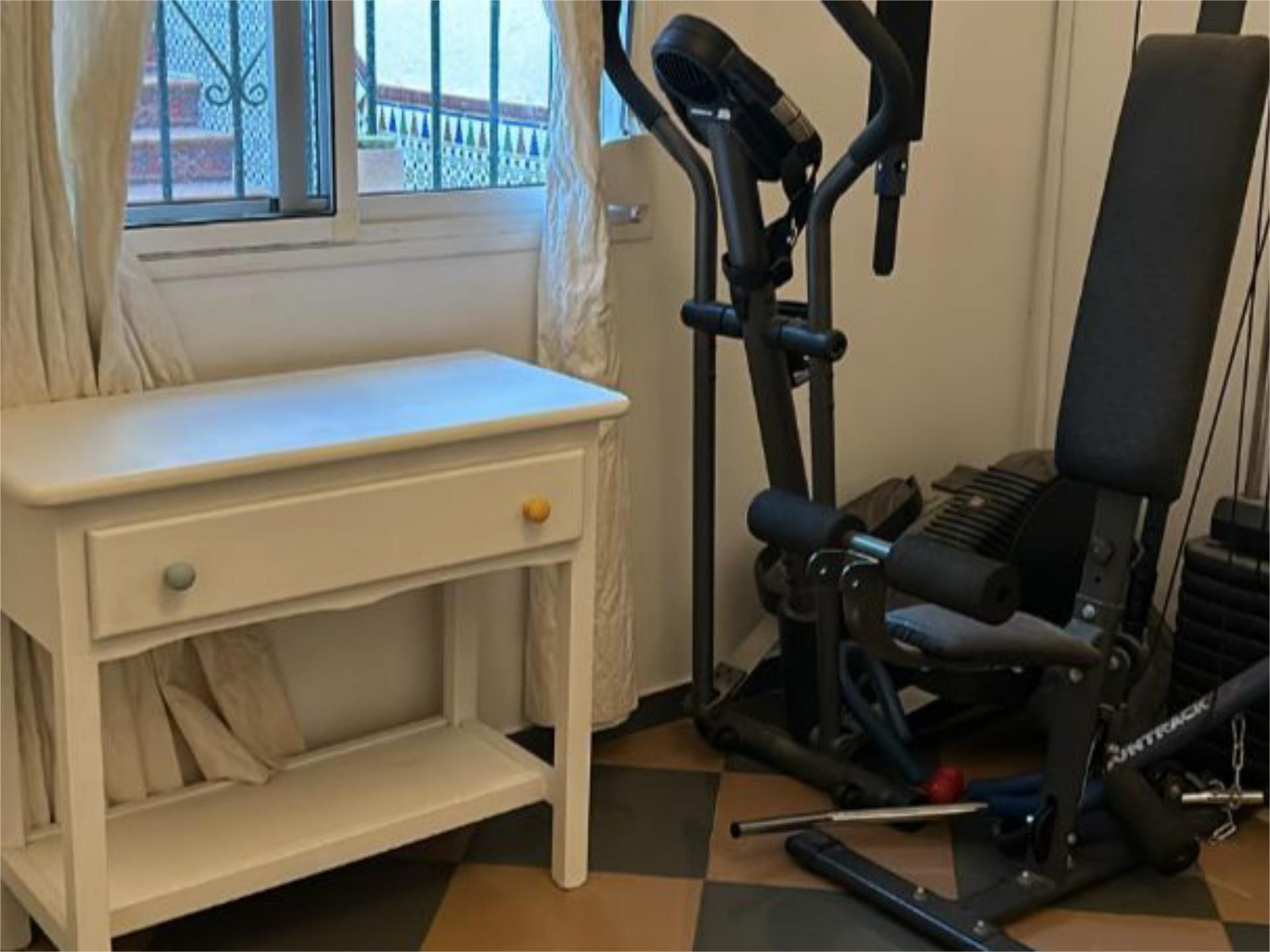 Dormitori de Casa o xalet per a compartir en Málaga Capital amb Aire condicionat, Piscina i Moblat