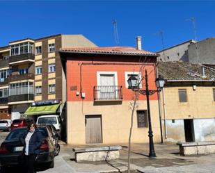 Vista exterior de Casa adosada en venda en Peñafiel