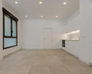 Kitchen of Flat to rent in  Valencia Capital  with Air Conditioner, Terrace and Balcony