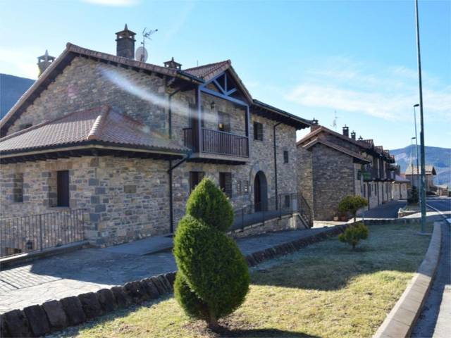 Piso en Venta en Avenida Ordesa, 7 en Biescas
