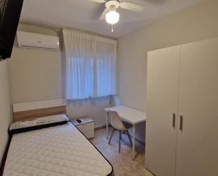 Bedroom of Flat to share in Valdepeñas  with Air Conditioner