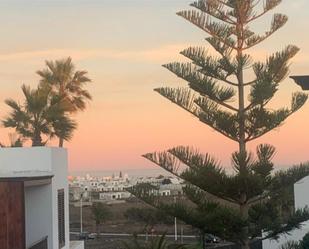 Vista exterior de Dúplex en venda en Teguise amb Terrassa, Piscina i Balcó