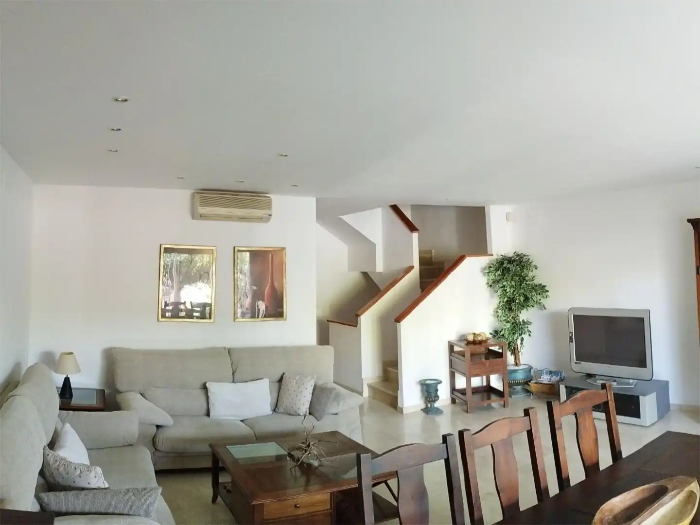 Casa o xalet de lloguer a Avenida del Locutor Vicente Hipólito, 30, Alicante Golf Sala d'estar de Casa o xalet de lloguer en Alicante / Alacant amb Aire condicionat, Calefacció i Jardí privat