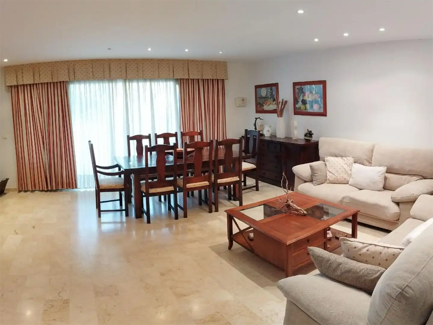 Casa o xalet de lloguer a Avenida del Locutor Vicente Hipólito, 30, Alicante Golf Menjador de Casa o xalet de lloguer en Alicante / Alacant amb Aire condicionat, Calefacció i Jardí privat