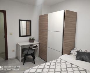 Bedroom of Flat to share in  Granada Capital  with Air Conditioner, Heating and Private garden