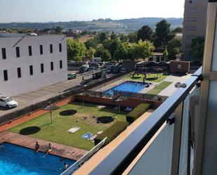 Swimming pool of Flat for sale in Barberà del Vallès  with Air Conditioner, Swimming Pool and Balcony