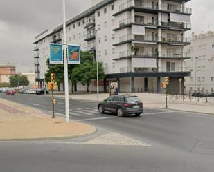 Vista exterior de Pis en venda en  Huelva Capital amb Aire condicionat, Parquet i Terrassa