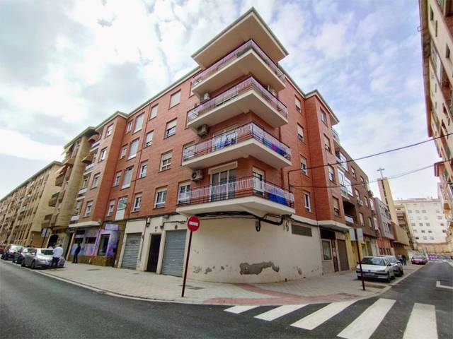 Local comercial en Venta en Calle Virrey Morcillo, 7 en Feria