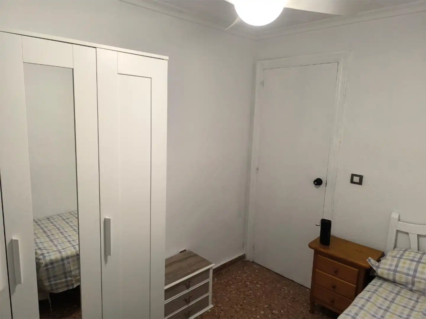 Room in Carrer de Lope de Rueda, 8, Zona Avenida al Vedat Bedroom of Flat for share in Torrent with Furnished, Oven and Washing machine