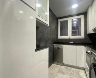 Kitchen of Flat to rent in  Madrid Capital  with Air Conditioner, Heating and Parquet flooring