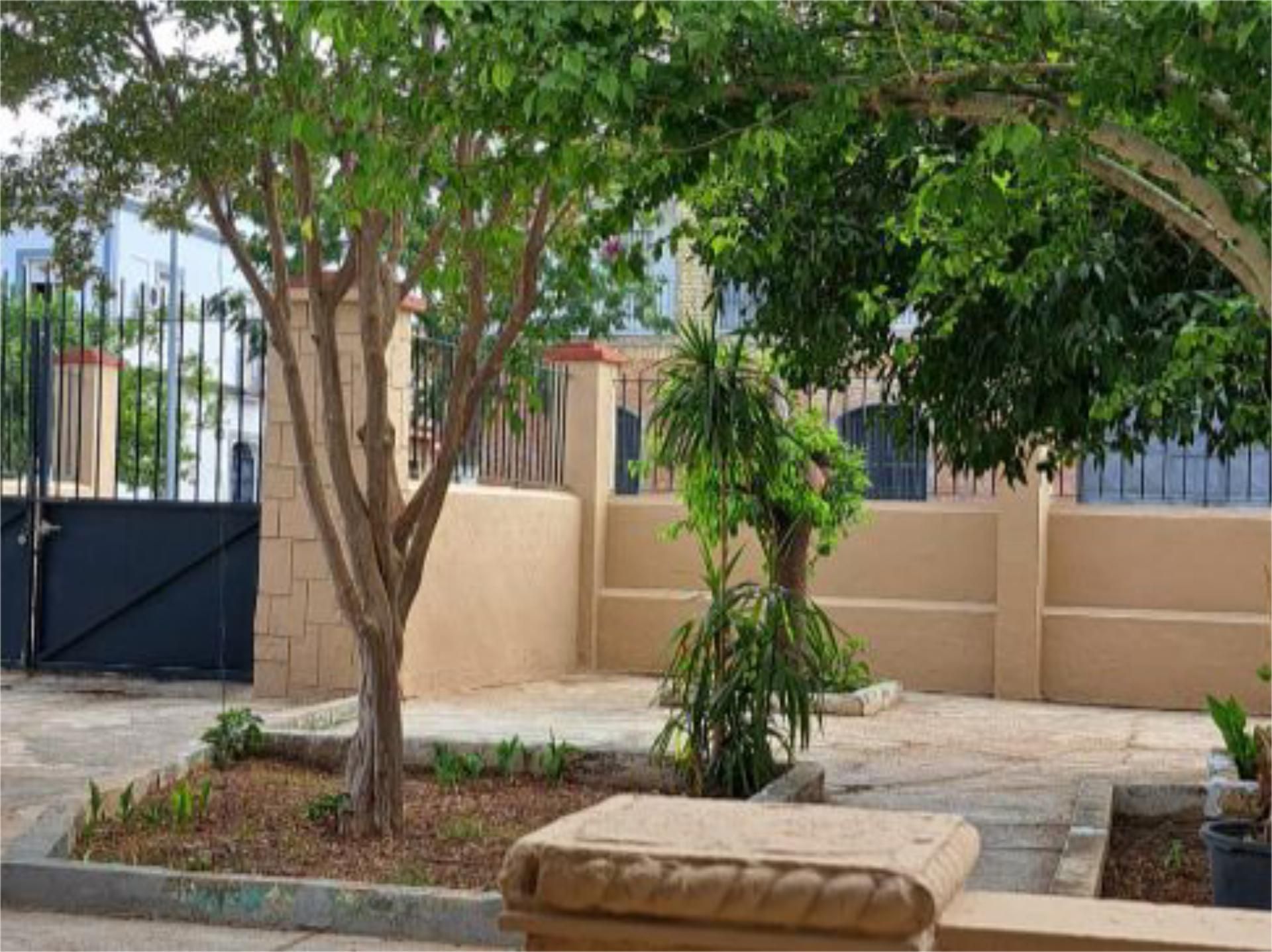 Vista exterior de Piso en venta en Brenes