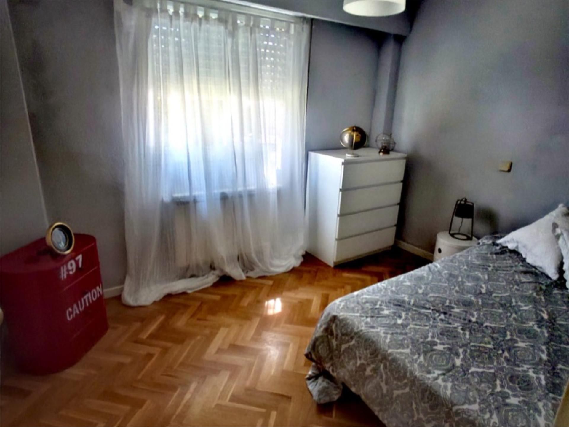 Bedroom of Flat to share in El Escorial  with Heating, Private garden and Parquet flooring