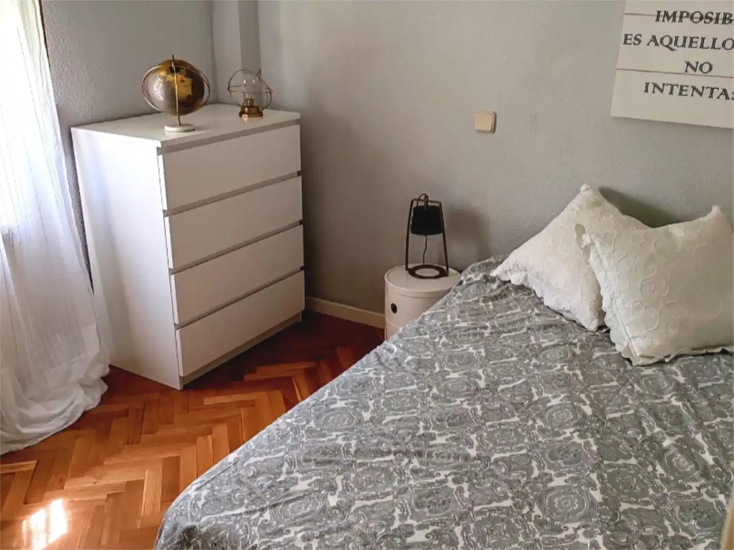 Bedroom of Flat for share in El Escorial  with Heating, Private garden and Parquet flooring