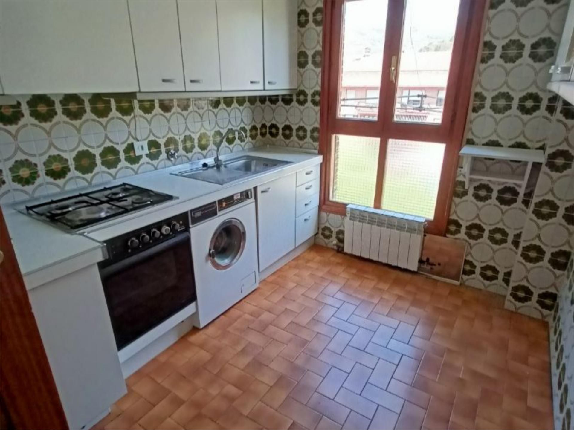 Piso en venta en Calle Sagrada Familia, 18, Pradoluengo