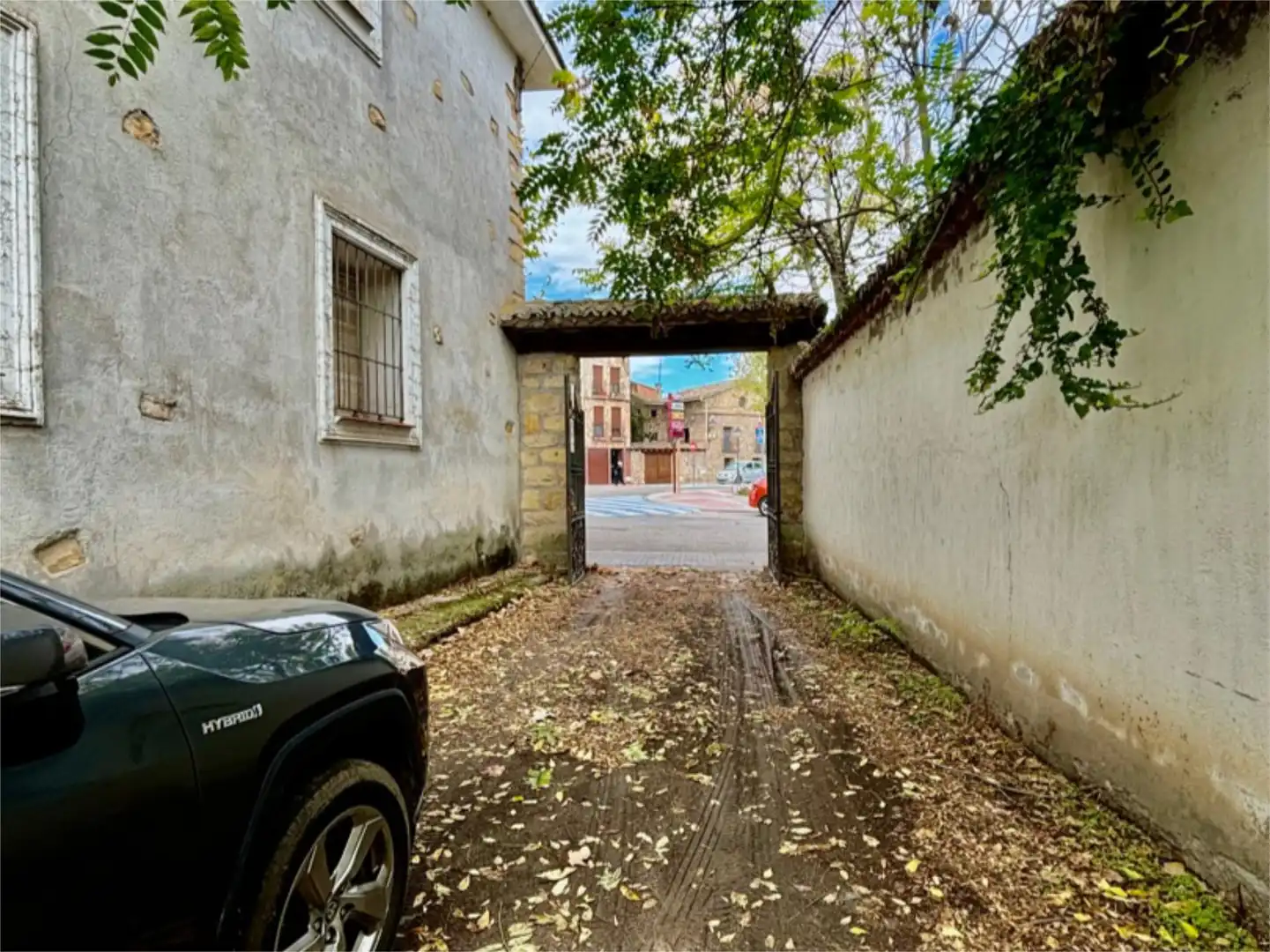 Vista exterior de Casa o chalet en venta en El Molar (Madrid) con Calefacción, Jardín privado y Parquet