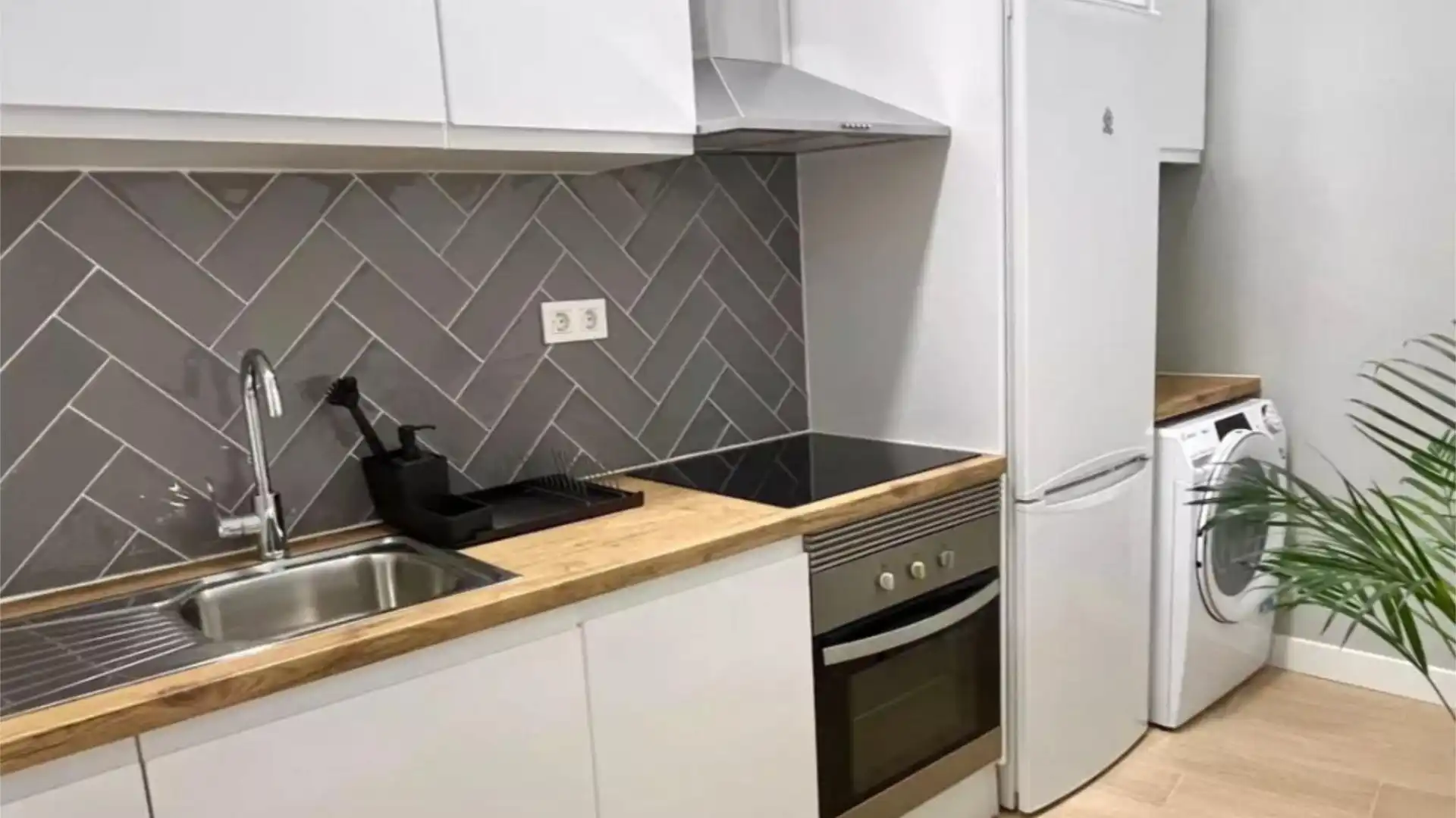 Cocina de Piso para compartir en Vigo  con Calefacción y Amueblado