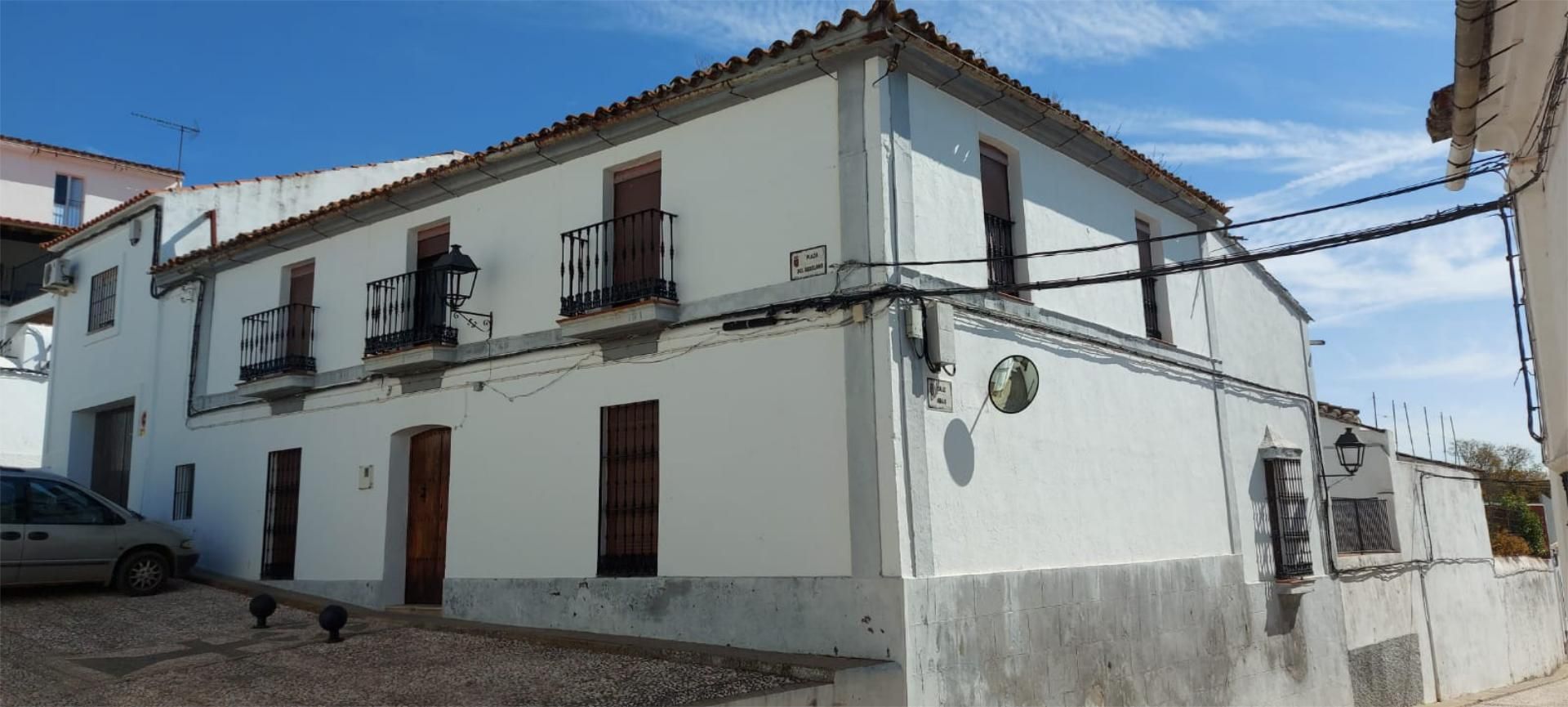Vista exterior de Casa adosada en venda en Hinojales amb Traster, Moblat i Rentadora