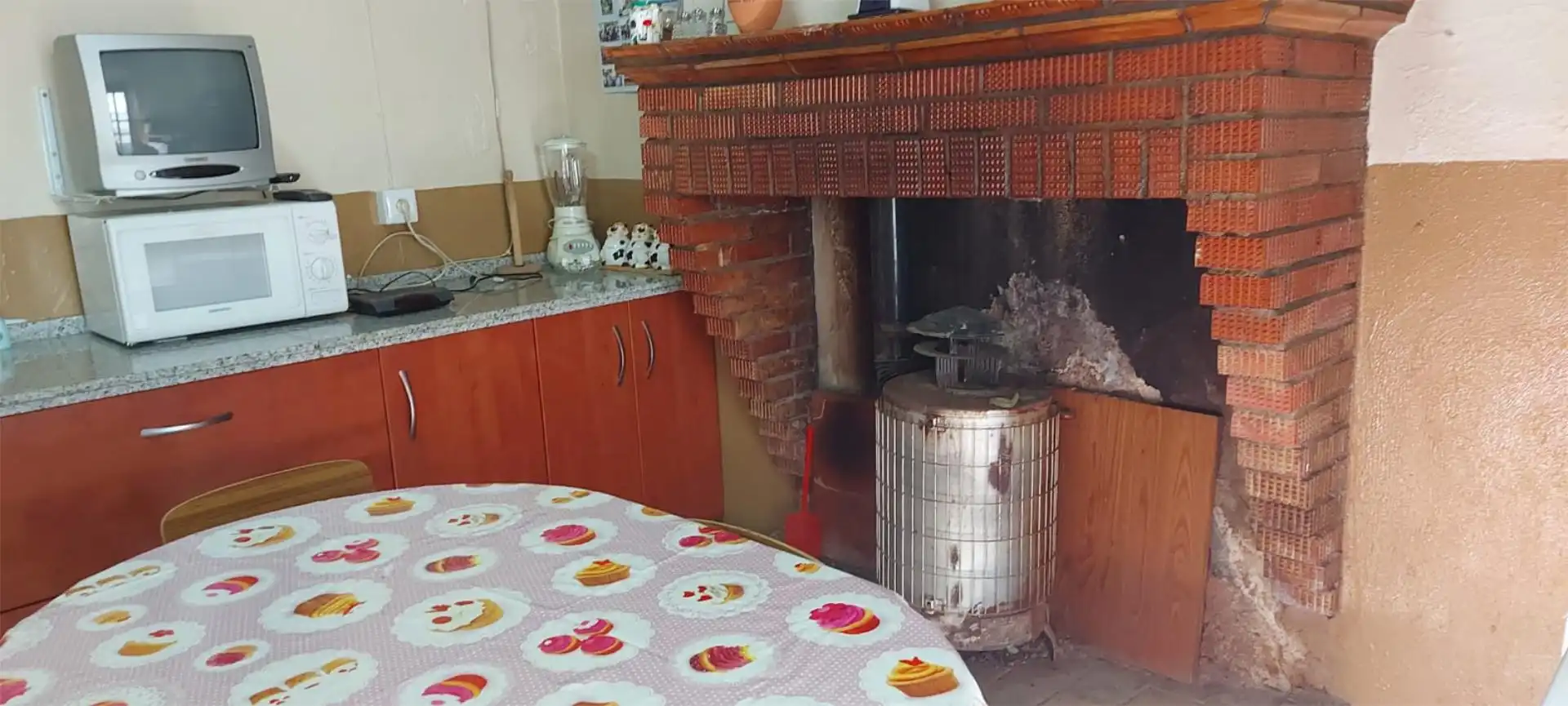Detached homes for sale in Calle en Medio, 35, Hinojales Kitchen of Detached homes for sale in Hinojales with Storage room, Furnished and Washing machine