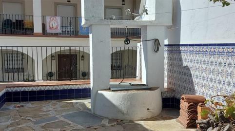 Foto 2 de Casa adosada en venda a Calle en Medio, 35, Hinojales, Huelva