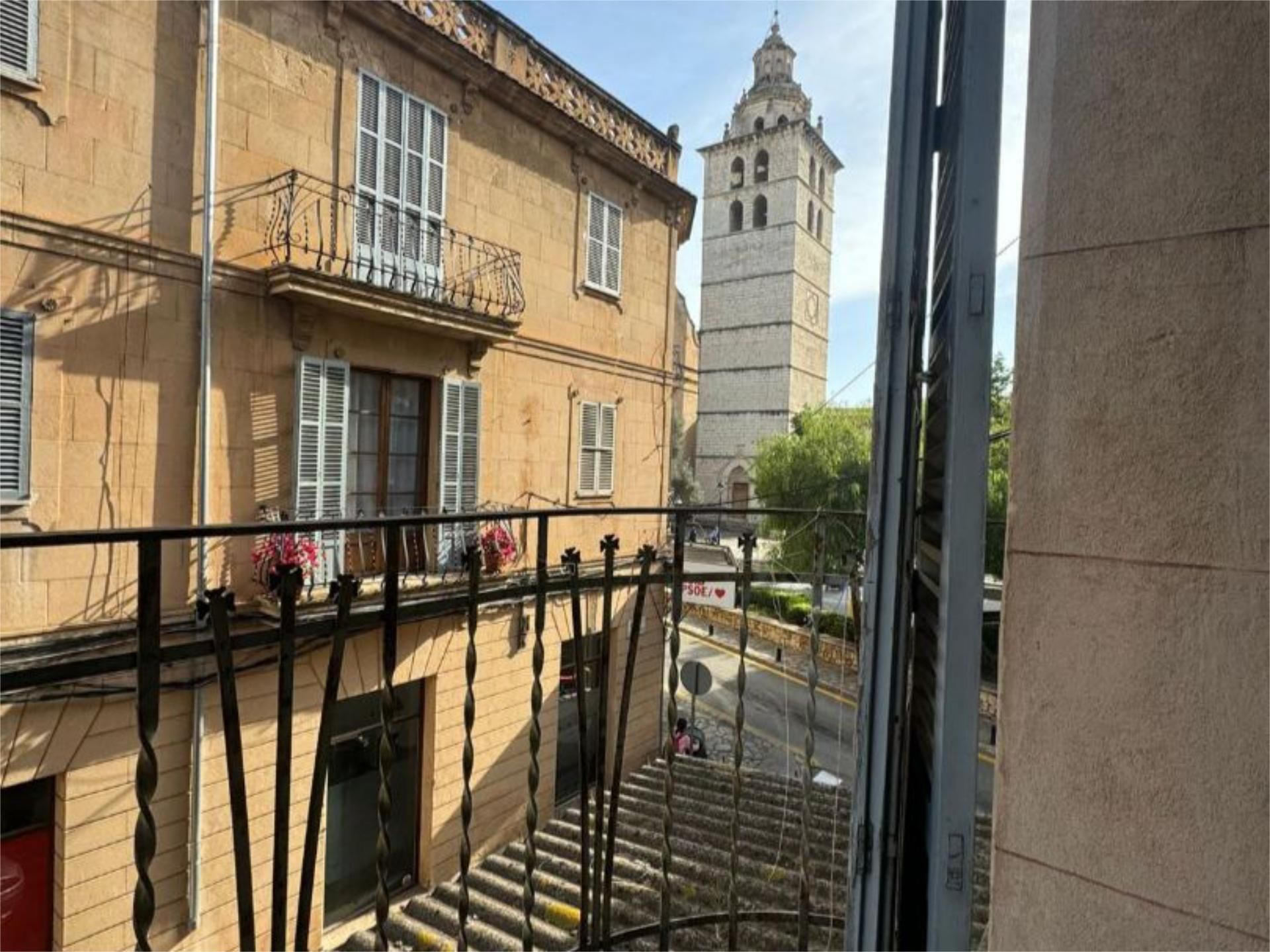 Vista exterior de Casa adosada en venda en Inca amb Terrassa i Balcó