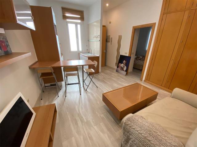 Apartamento en Alquiler en Calle de San Vicente Ferrer, 11 en Universidad - Malasaña