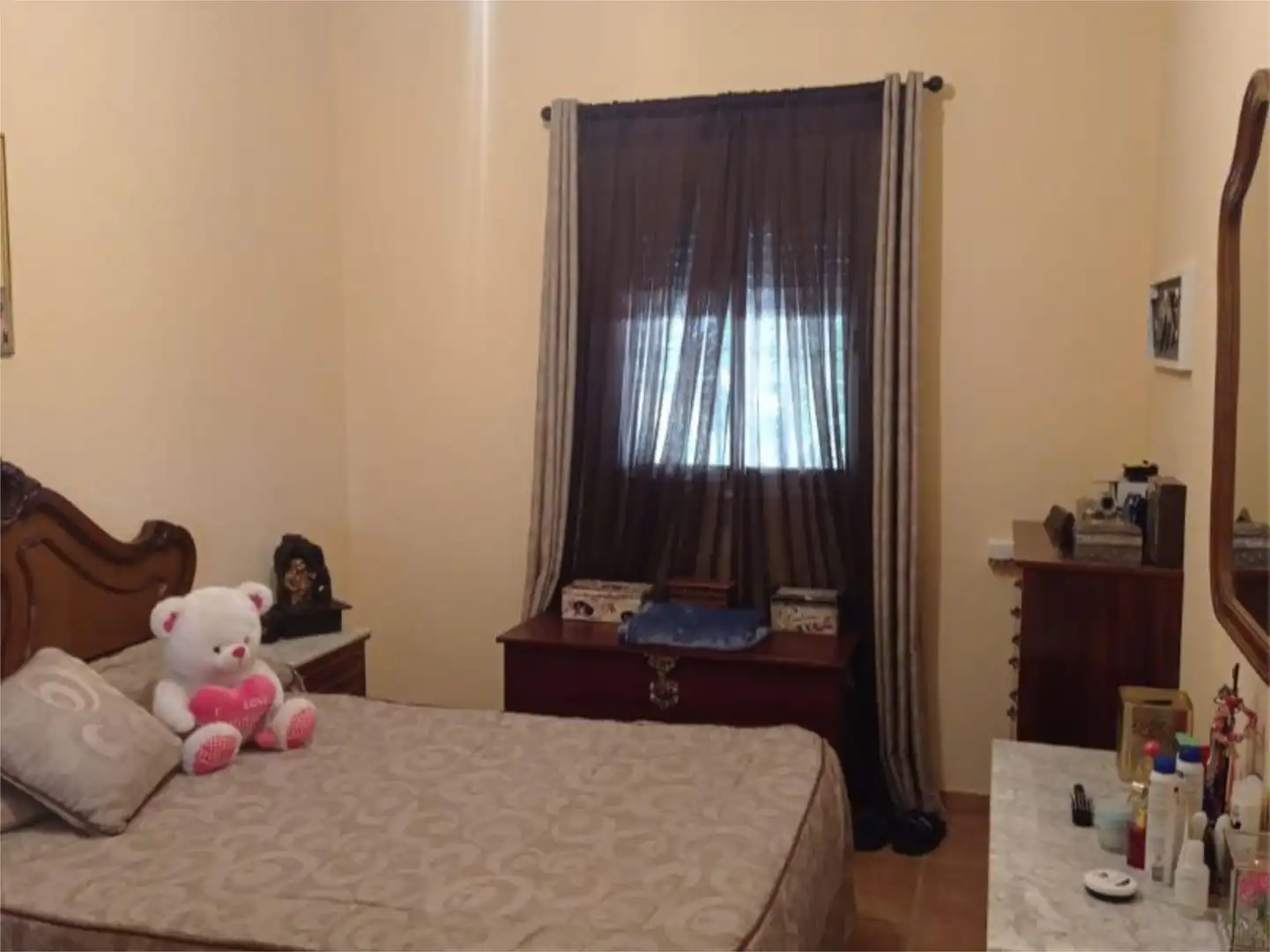 Houses for sale in Calle Santa María de Trassierra, 76, Huerta de la Reina - Trassierra Bedroom of Houses for sale in Córdoba with Air Conditioner, Heating and Private garden
