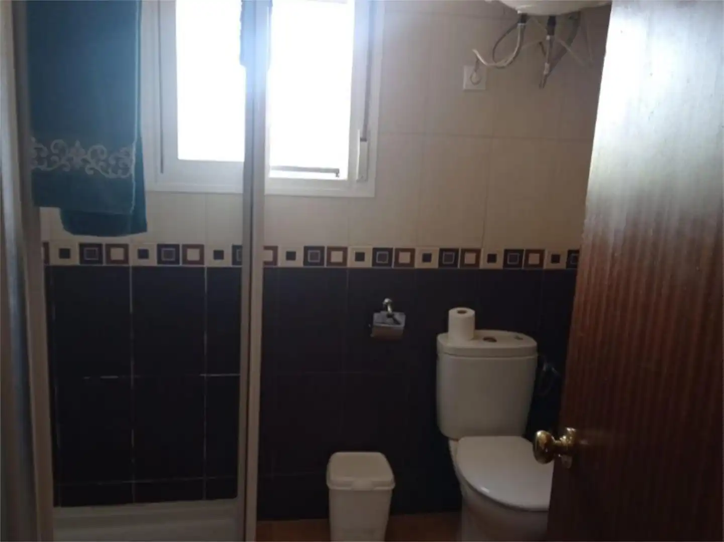 Houses for sale in Calle Santa María de Trassierra, 76, Huerta de la Reina - Trassierra Bathroom of Houses for sale in Córdoba with Air Conditioner, Heating and Private garden