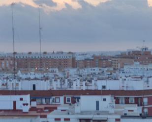 Exterior view of Flat for sale in  Sevilla Capital  with Air Conditioner, Private garden and Terrace