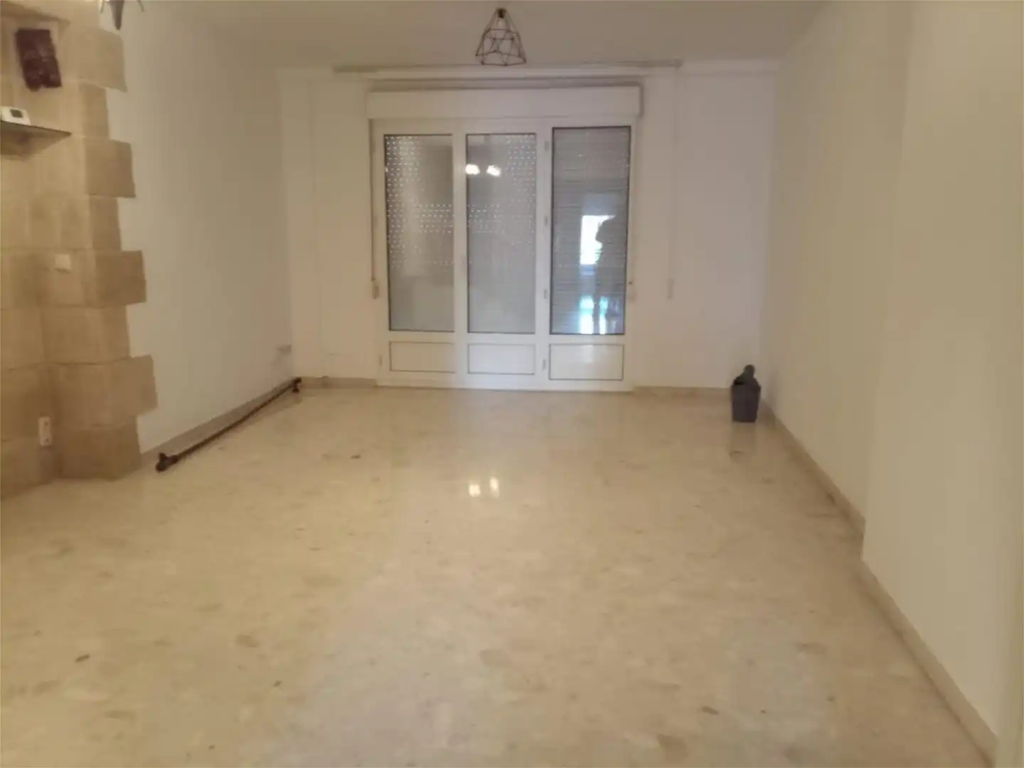 Casa adosada en venta en Calle del Carmen, 3, Alcañiz Sala de estar de Casa adosada en venta en Alcañiz con Aire acondicionado, Terraza y Balcón