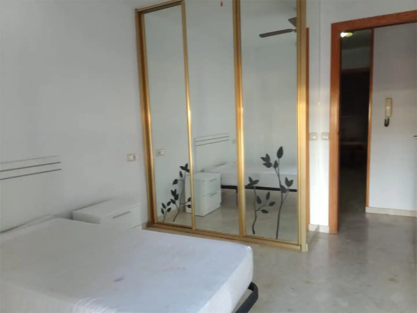 Casa adosada en venta en Calle del Carmen, 3, Alcañiz Habitación de Casa adosada en venta en Alcañiz con Aire acondicionado, Terraza y Balcón