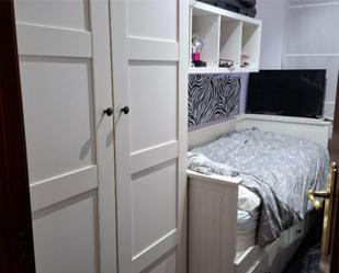 Bedroom of Flat for sale in  Barcelona Capital  with Air Conditioner, Heating and Storage room