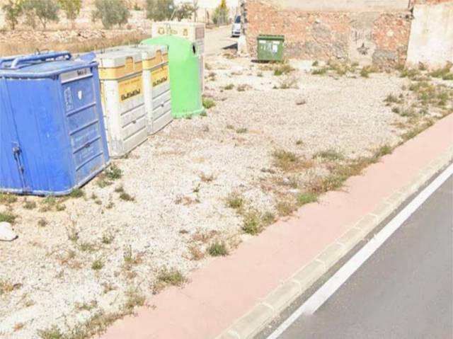 Terreno residencial en Venta en Avenida la Constitución, 18 en Algueña