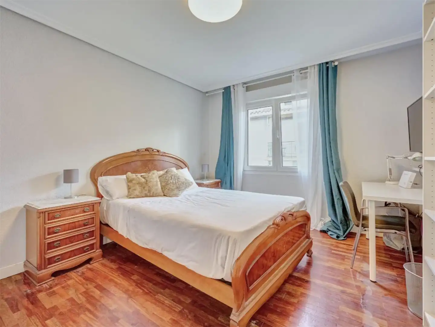 Room in Calle Isaac Albéniz, 15, Milagrosa Bedroom of Flat for share in Pamplona / Iruña with Heating, Parquet flooring and Furnished