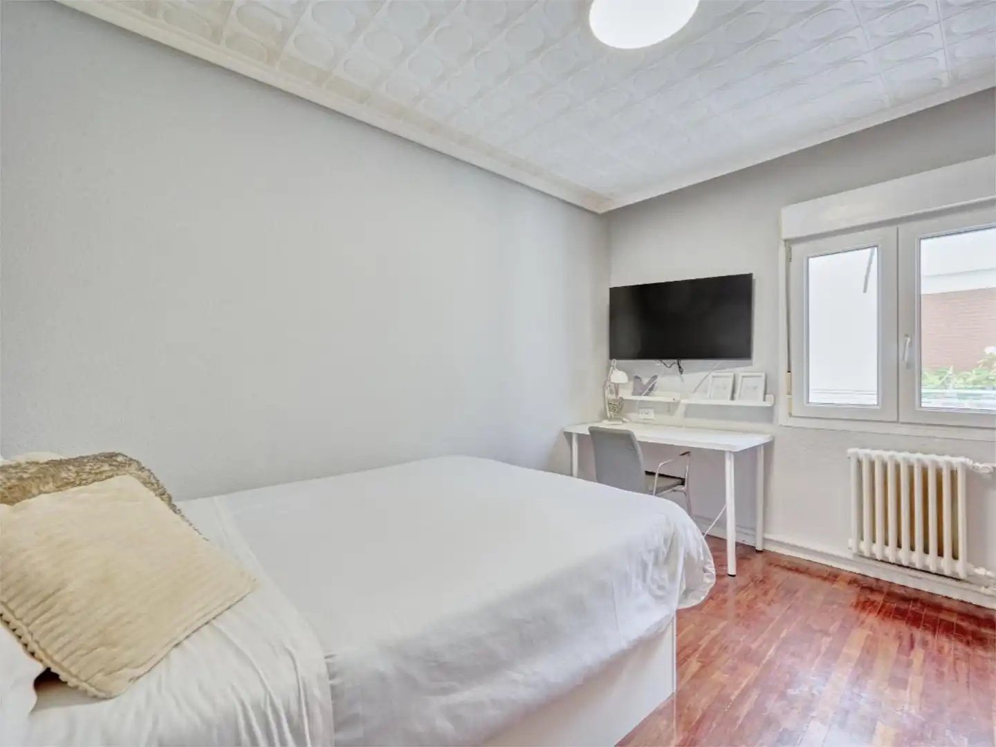 Room in Calle Isaac Albéniz, 15, Milagrosa Bedroom of Flat for share in Pamplona / Iruña with Heating, Parquet flooring and Furnished