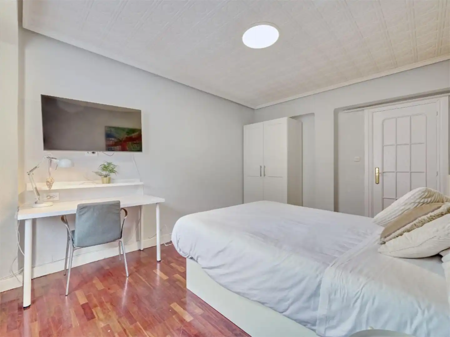 Room in Calle Isaac Albéniz, 15, Milagrosa Bedroom of Flat for share in Pamplona / Iruña with Heating, Parquet flooring and Furnished
