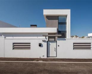 Exterior view of Single-family semi-detached for sale in Chiclana de la Frontera