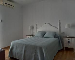 Bedroom of Flat to rent in Alcalá de Guadaira  with Air Conditioner, Heating and Parquet flooring