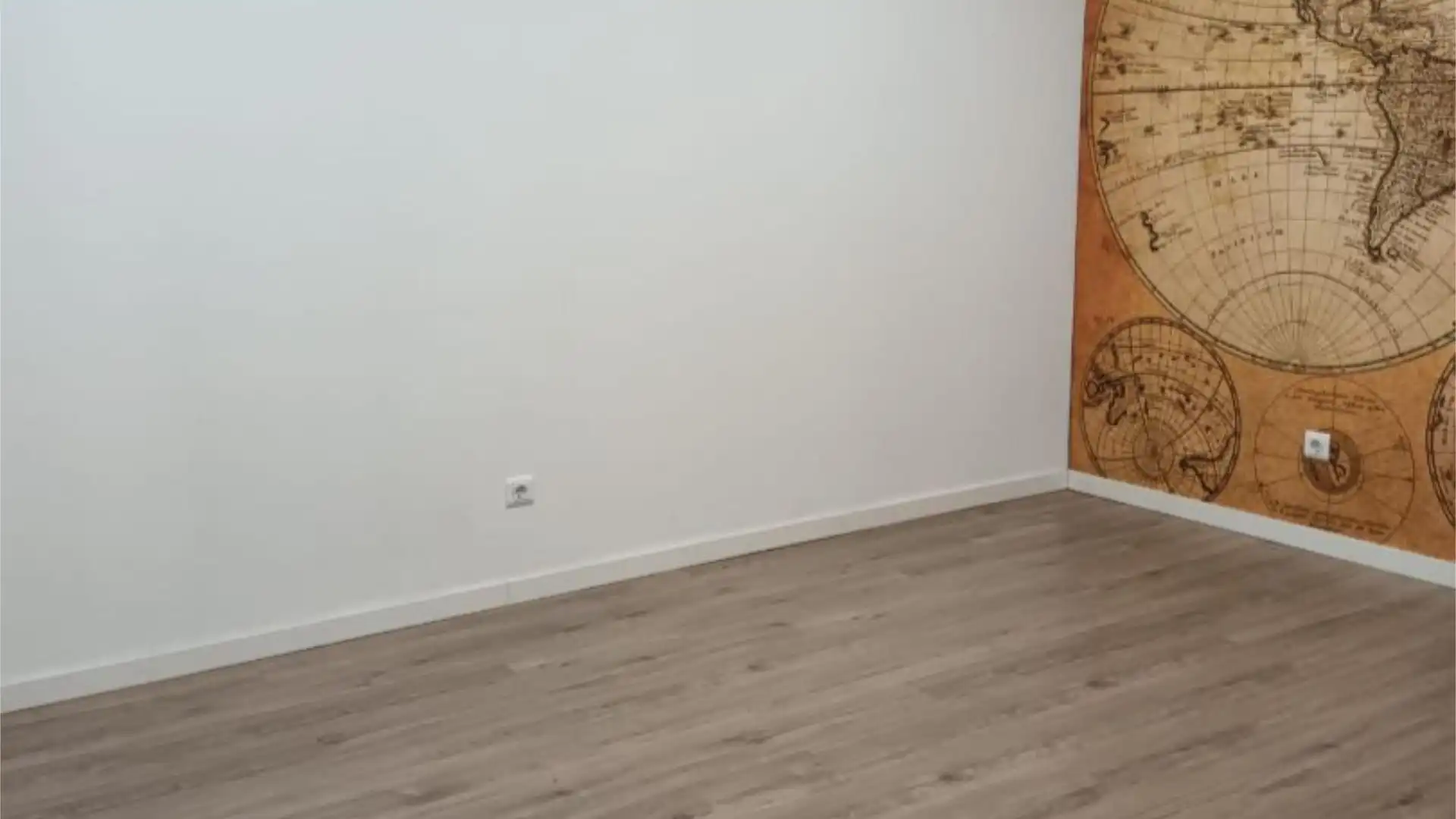 Habitación de Local de alquiler en  Sevilla Capital con Aire acondicionado