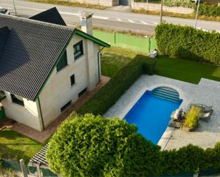 Piscina de Casa o xalet en venda en Nigrán amb Piscina