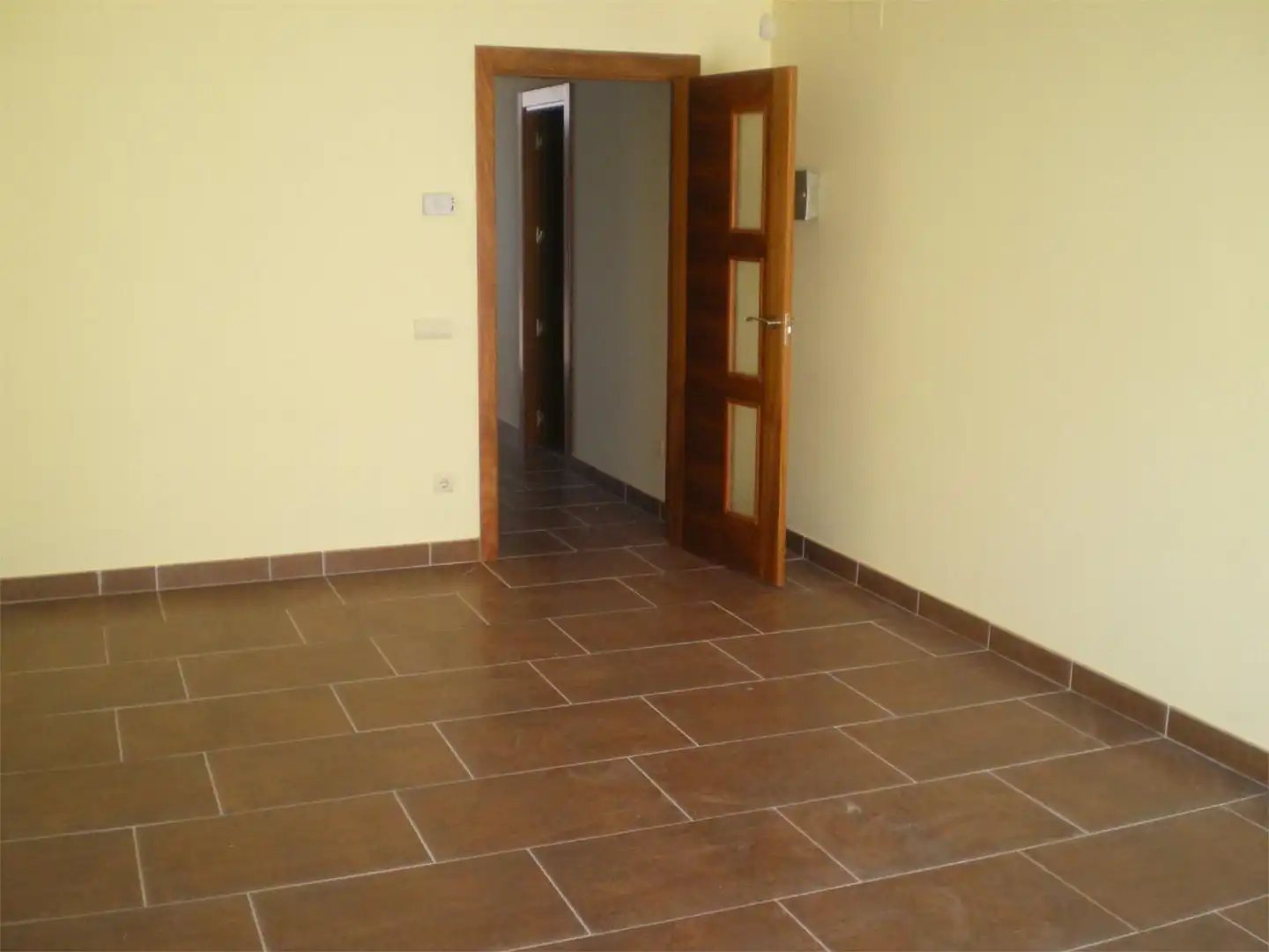 Piso de alquiler en Calle Carmen Martin Gaite, 72, Hervencias Piso de alquiler en Ávila con Calefacción, Jardín privado y Parquet