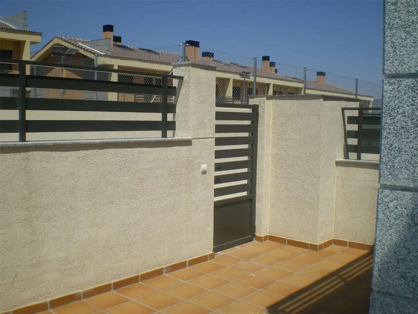Piso de alquiler en Calle Carmen Martin Gaite, 72, Hervencias Terraza de Piso de alquiler en Ávila con Calefacción, Jardín privado y Parquet