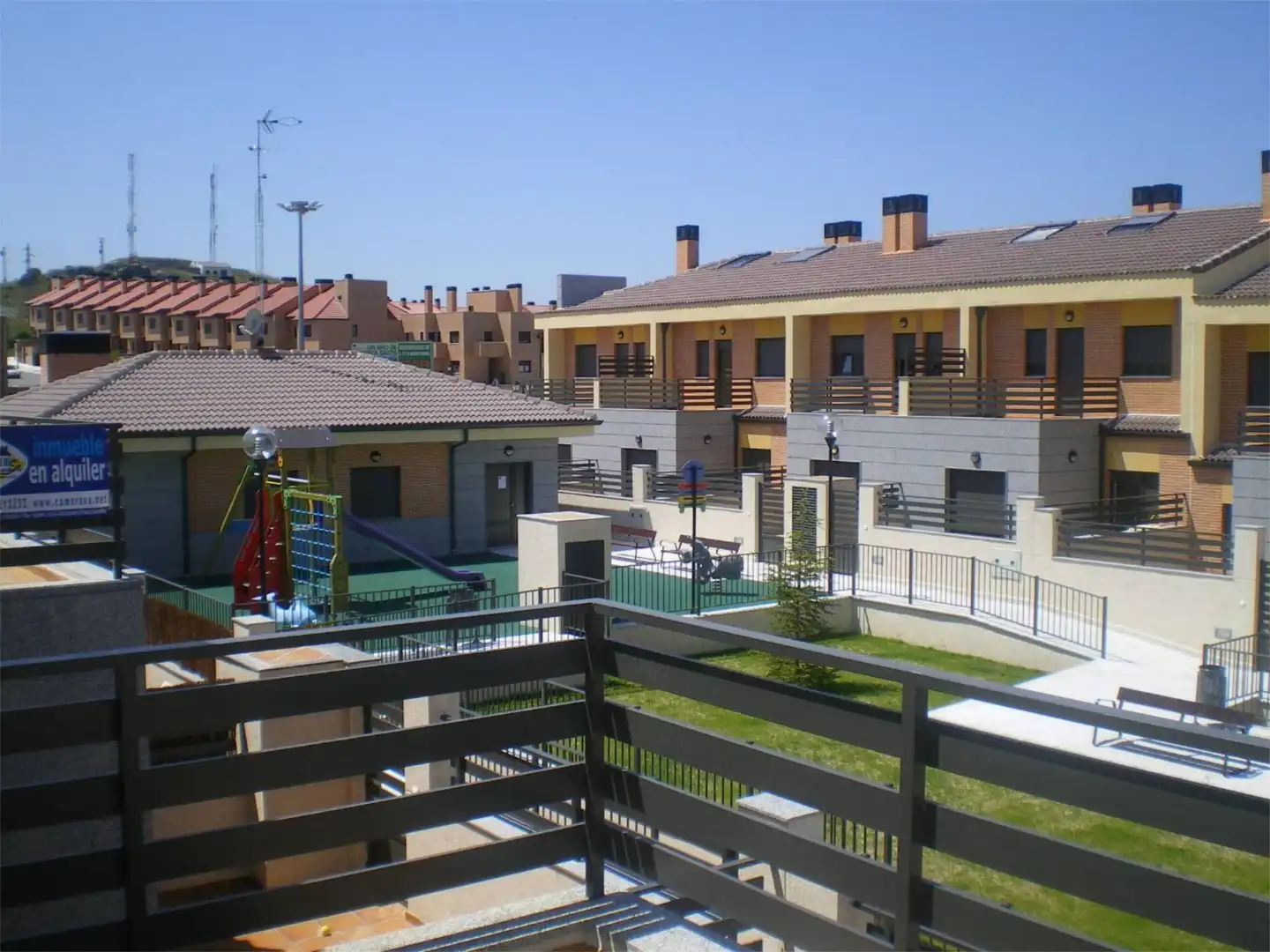 Piso de alquiler en Calle Carmen Martin Gaite, 72, Hervencias Vista exterior de Piso de alquiler en Ávila con Calefacción, Jardín privado y Parquet