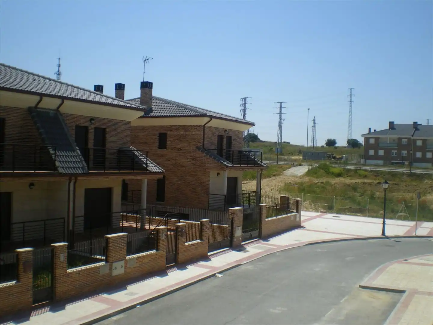 Piso de alquiler en Calle Carmen Martin Gaite, 72, Hervencias Vista exterior de Piso de alquiler en Ávila con Calefacción, Jardín privado y Parquet