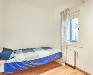 Bedroom of Flat to share in  Barcelona Capital  with Heating, Furnished and Oven