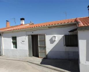 Exterior view of House or chalet for sale in La Fuente de San Esteban   with Private garden and Storage room