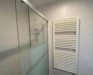 Bathroom of Flat to rent in  Madrid Capital  with Heating