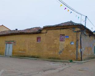 Vista exterior de Casa o xalet en venda en Cimanes de la Vega amb Jardí privat